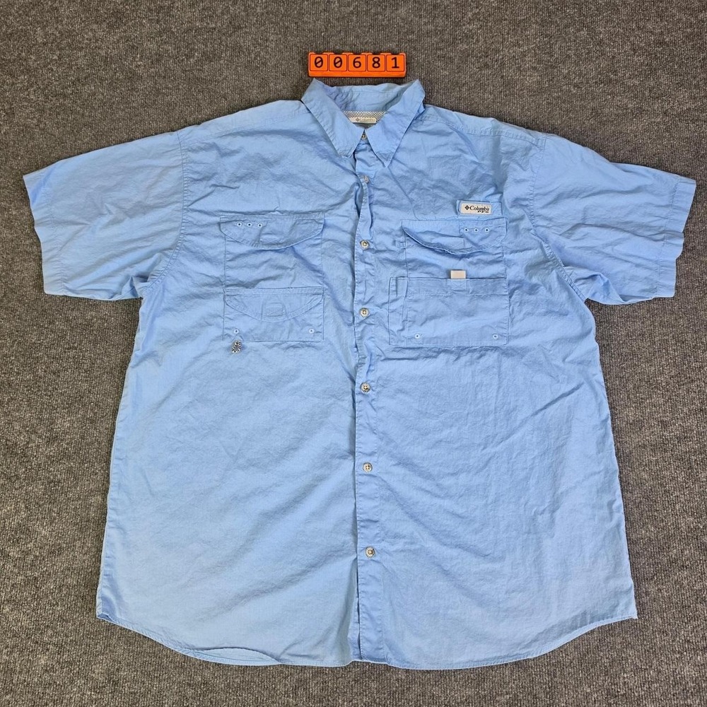 Columbia Sportswear PFG  blue button-up shirt with cargo pockets size XL